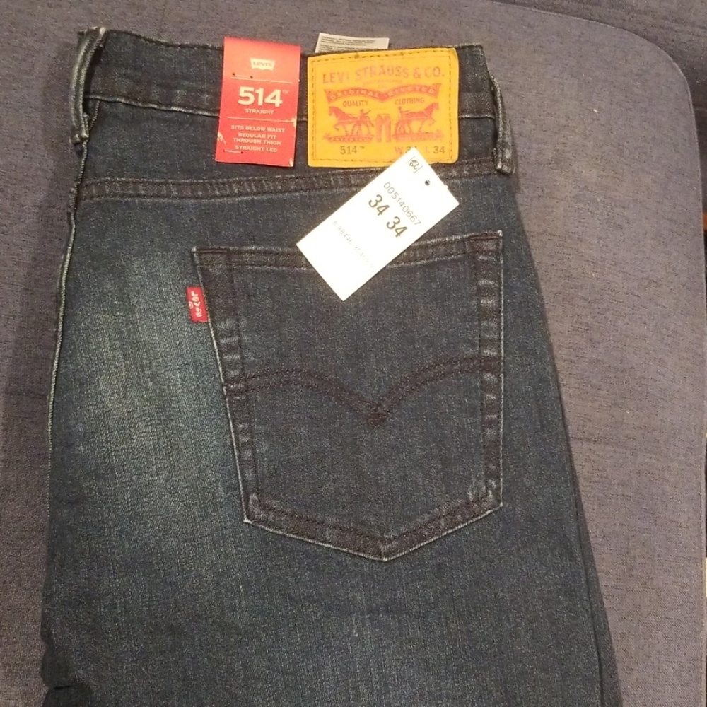 Levi's - Picture 2 of 3